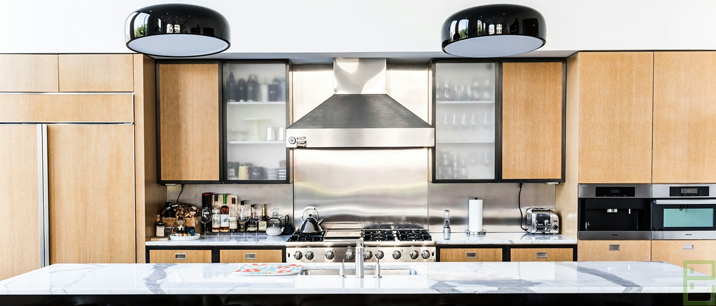 Узнайте Топ-10 трендов в дизайне кухонь 2024 в Екатеринбурге! От натуральных материалов до умных технологий.